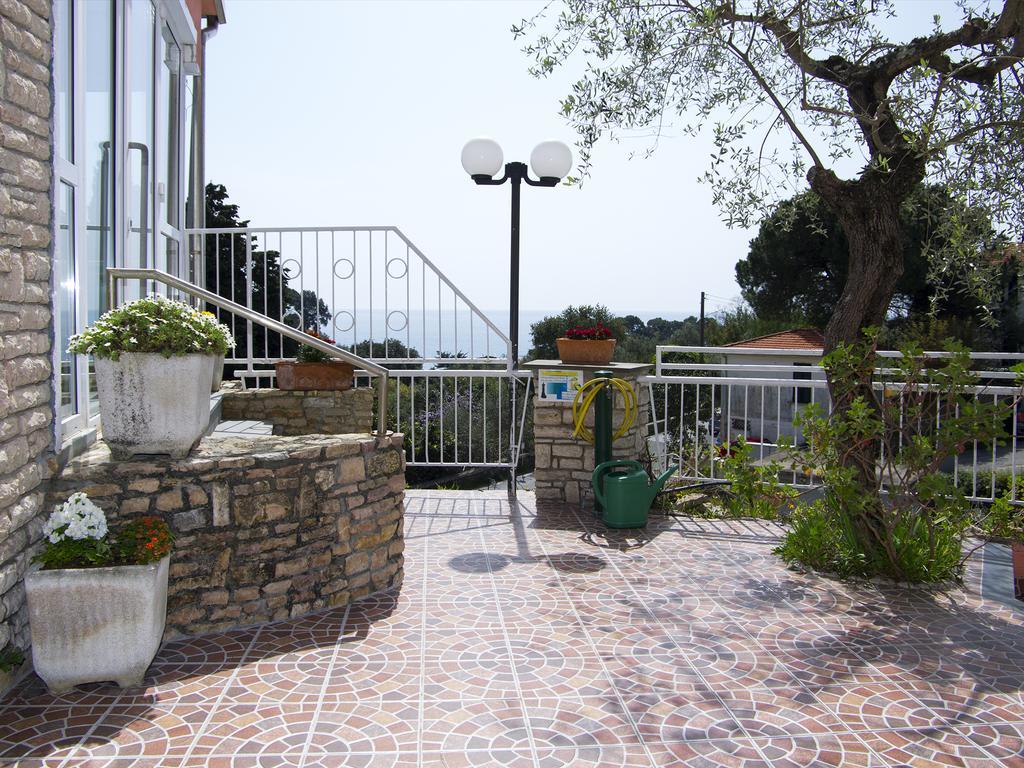 Hotel Cristallo Lerici Exterior photo