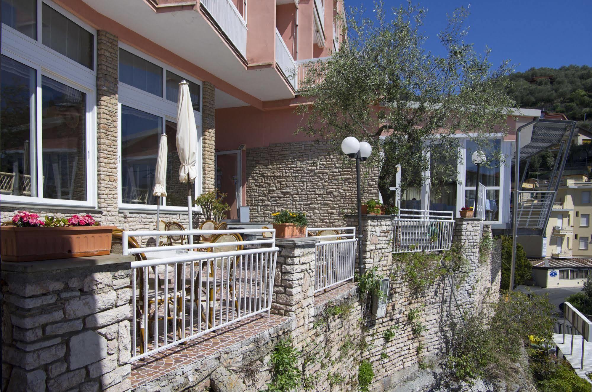 Hotel Cristallo Lerici Exterior photo